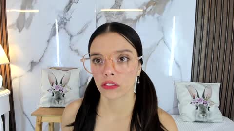 Snapshot of hannahill69 chatting on 01-21-25, 04:43 Hannahill69 online show from 01-21-25, 04:43