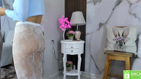 Snapshot of hannahill69 chatting on 01-22-25, 04:23 Hannahill69 online show from 01-22-25, 04:23