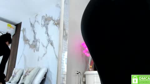 Snapshot of hannahill69 chatting on 01-29-25, 04:15 Hannahill69 online show from 01-29-25, 04:15