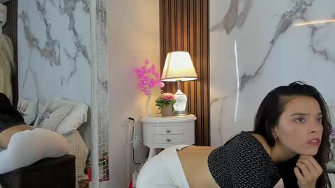 Snapshot of hannahill69 chatting on 02-12-25, 07:44 Hannahill69 online show from 02-12-25, 07:44