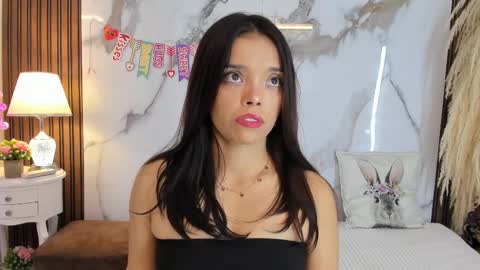 Snapshot of hannahill69 chatting on 02-15-25, 05:41 Hannahill69 online show from 02-15-25, 05:41