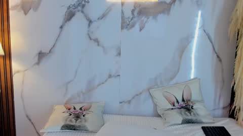 Snapshot of hannahill69 chatting on 02-19-25, 10:45 Hannahill69 online show from 02-19-25, 10:45