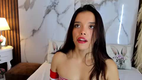 Snapshot of hannahill69 chatting on 02-26-25, 04:47 Hannahill69 online show from 02-26-25, 04:47