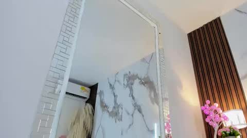 Snapshot of hannahill69 chatting on 03-12-25, 08:30 Hannahill69 online show from 03-12-25, 08:30