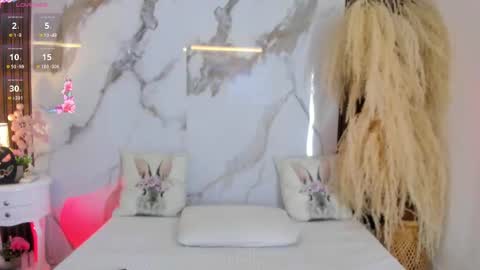 Snapshot of hannahill69 chatting on 10-15-25, 04:45 Hannahill69 online show from 10-15-25, 04:45