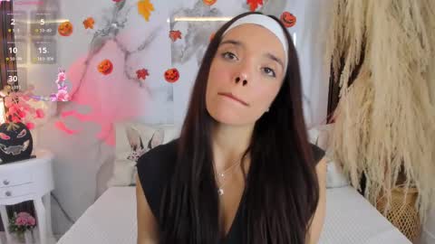 Snapshot of hannahill69 chatting on 10-25-25, 04:53 Hannahill69 online show from 10-25-25, 04:53