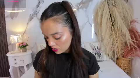 Hannahill69 online show from 06-10-26, 05:07
