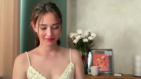 Snapshot of hannahinto chatting on 05-25-26, 01:17 hannahinto online show from 05-25-26, 01:17