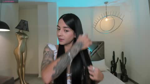 Snapshot of hannahjamesx chatting on 12-05-24, 06:11 HANNAH J online show from 12-05-24, 06:11