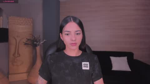 Snapshot of hannahjamesx chatting on 01-03-25, 06:46 HANNAH J online show from 01-03-25, 06:46