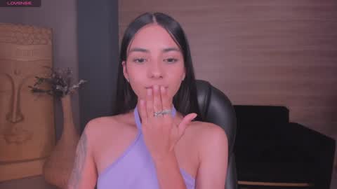 Snapshot of hannahjamesx chatting on 01-03-25, 09:47 HANNAH J online show from 01-03-25, 09:47