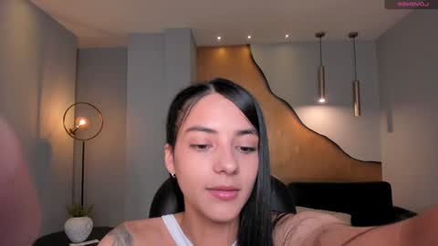 Snapshot of hannahjamesx chatting on 01-20-25, 06:32 HANNAH J online show from 01-20-25, 06:32