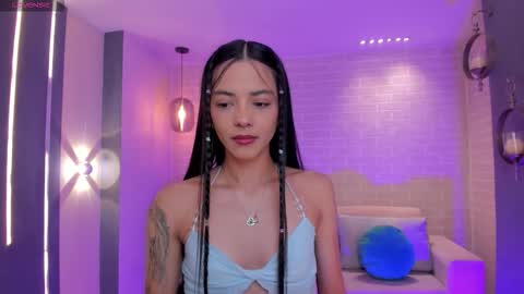 Snapshot of hannahjamesx chatting on 12-17-25, 07:20 HANNAH J online show from 12-17-25, 07:20