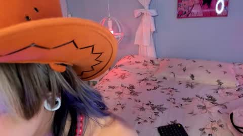 Hannah online show from 12-03-25, 12:36