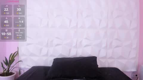 hannahtoons_ online show from 12-18-25, 04:18