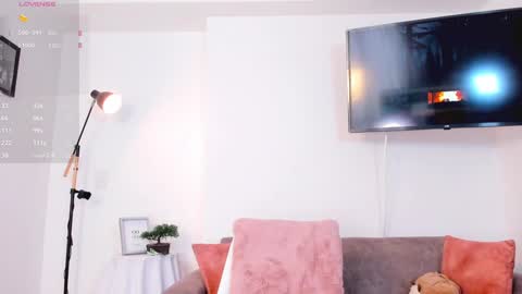 Snapshot of hannaos chatting on 01-03-25, 01:14 Hanna Os online show from 01-03-25, 01:14