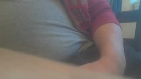 hannes_k online show from 01-10-25, 03:37