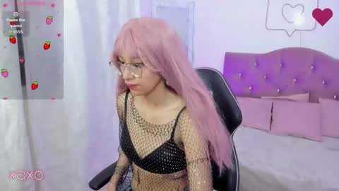 Snapshot of hanni_tay chatting on 11-30-25, 11:58 HANNI online show from 11-30-25, 11:58