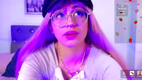 Hanni online show from 04-19-26, 03:28