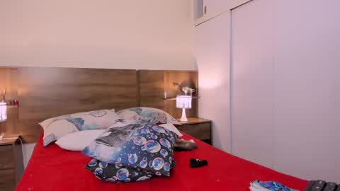 taylor live   online show from 02-11-25, 03:29