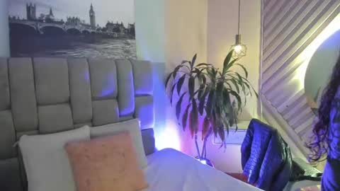 Hanny  online show from 07-24-26, 11:30