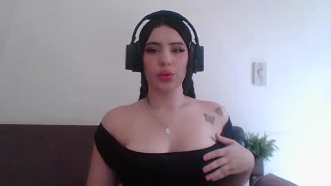 Snapshot of hannybelle__ chatting on 02-10-26, 03:49 Hanny online show from 02-10-26, 03:49