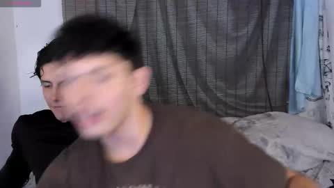 Snapshot of hans_andres17 chatting on 12-04-25, 10:51 hans and andres online show from 12-04-25, 10:51