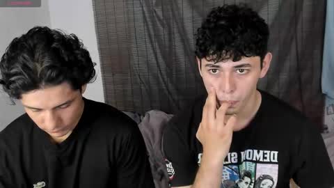 Snapshot of hans_andres17 chatting on 12-13-25, 10:59 hans and andres online show from 12-13-25, 10:59