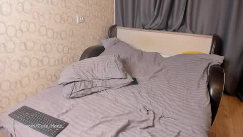 Hans online show from 11-05-25, 01:11