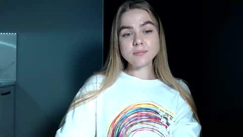 happy_fox_ online show from 11-21-25, 09:24