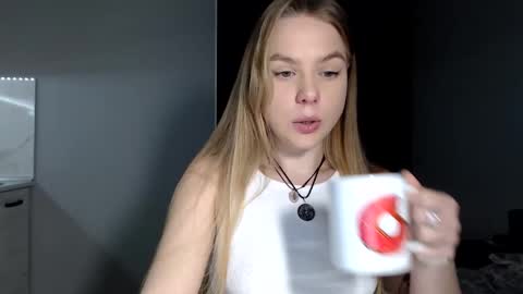 happy_fox_ online show from 02-18-26, 06:59