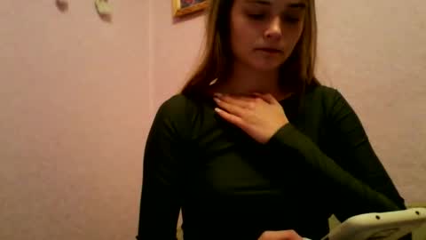 happyemily  online show from 11-11-25, 07:25