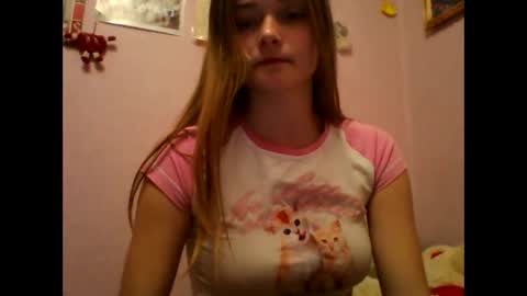 happyemily  online show from 03-12-26, 09:21