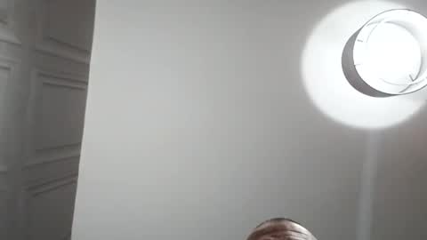 Snapshot of happyguy00000 chatting on 01-09-26, 03:09 Calvin Secret online show from 01-09-26, 03:09