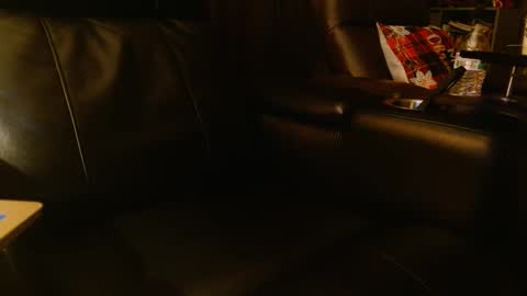 Snapshot of happyhogan1 chatting on 12-19-24, 10:02 Jhonassmann12 online show from 12-19-24, 10:02