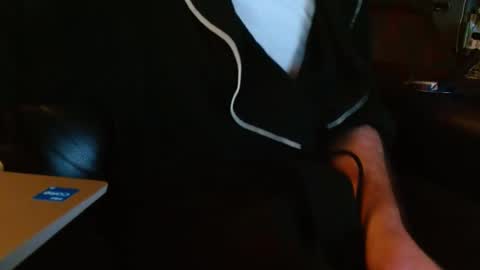 Snapshot of happyhogan1 chatting on 03-02-25, 12:43 Jhonassmann12 online show from 03-02-25, 12:43