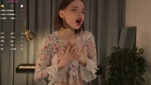 Evy  online show from 09-25-25, 02:48