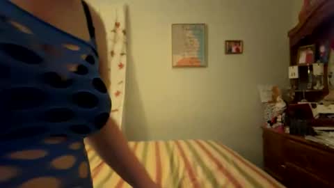 happysnowbunny24 online show from 06-08-26, 04:35