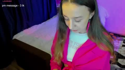 Snapshot of happystephanie chatting on 02-01-25, 06:29 Stephanie online show from 02-01-25, 06:29