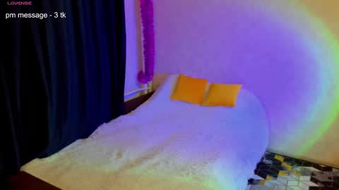 Snapshot of happystephanie chatting on 02-15-25, 11:47 Stephanie online show from 02-15-25, 11:47