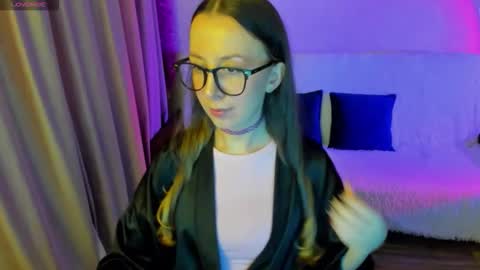 Snapshot of happystephanie chatting on 09-21-25, 03:24 Stephanie online show from 09-21-25, 03:24