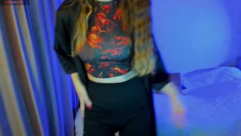 Snapshot of happystephanie chatting on 10-04-25, 06:50 Stephanie online show from 10-04-25, 06:50