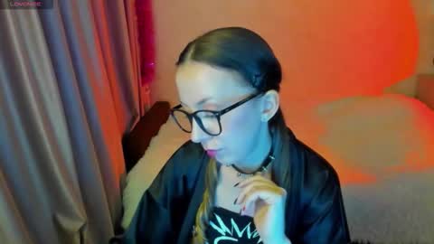 Snapshot of happystephanie chatting on 10-12-25, 02:49 Stephanie online show from 10-12-25, 02:49