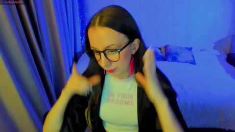 Snapshot of happystephanie chatting on 11-30-25, 10:25 Stephanie online show from 11-30-25, 10:25