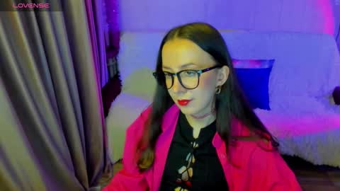 Stephanie online show from 12-19-25, 07:10