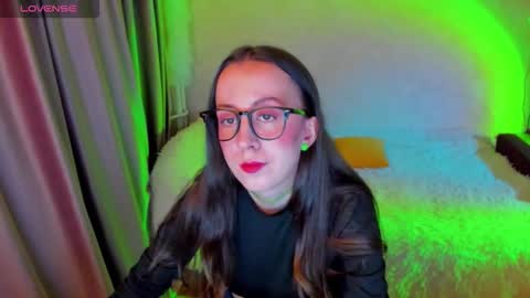 Stephanie online show from 02-11-26, 07:52