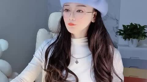 Snapshot of happysweetie168 chatting on 12-11-24, 03:02 Daisy online show from 12-11-24, 03:02