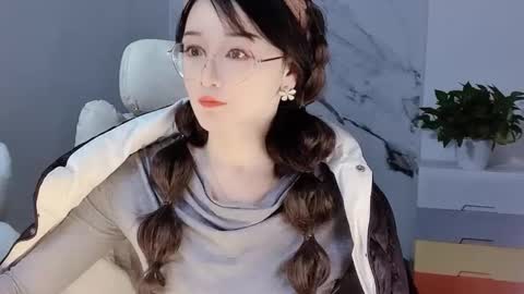 Snapshot of happysweetie168 chatting on 12-13-24, 03:05 Daisy online show from 12-13-24, 03:05