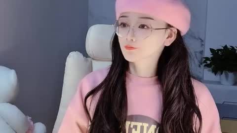 Snapshot of happysweetie168 chatting on 12-14-24, 03:36 Daisy online show from 12-14-24, 03:36