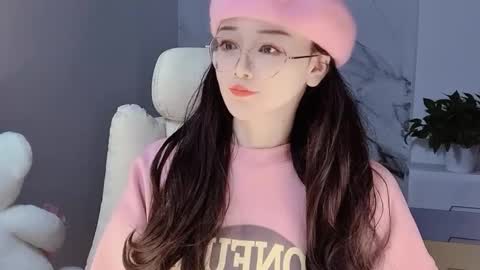 Snapshot of happysweetie168 chatting on 12-15-24, 02:37 Daisy online show from 12-15-24, 02:37